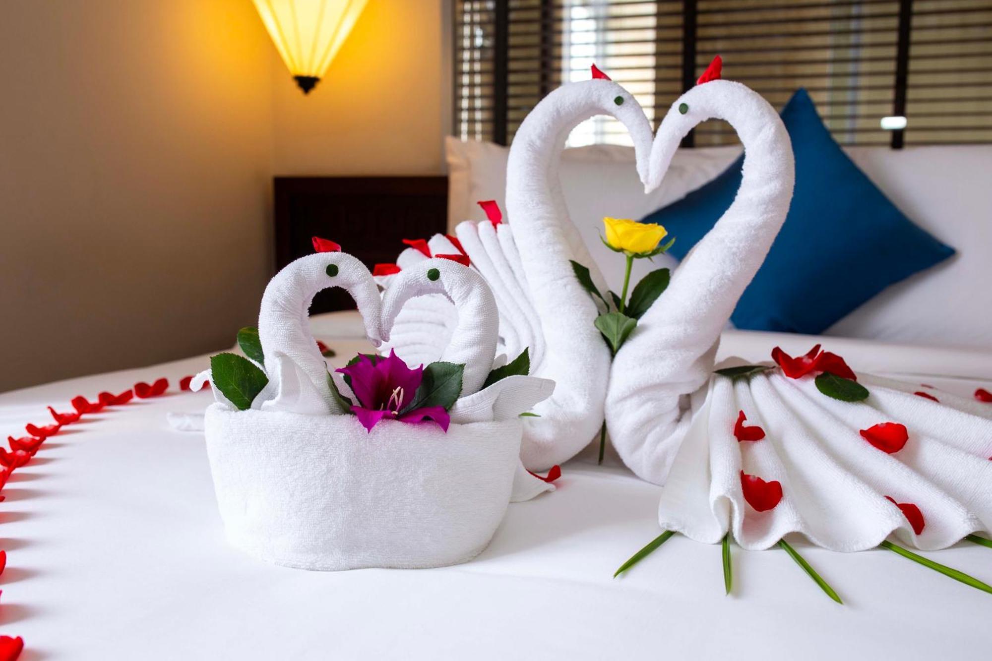 Royal Riverside Hoi An Hotel & Spa Exterior foto